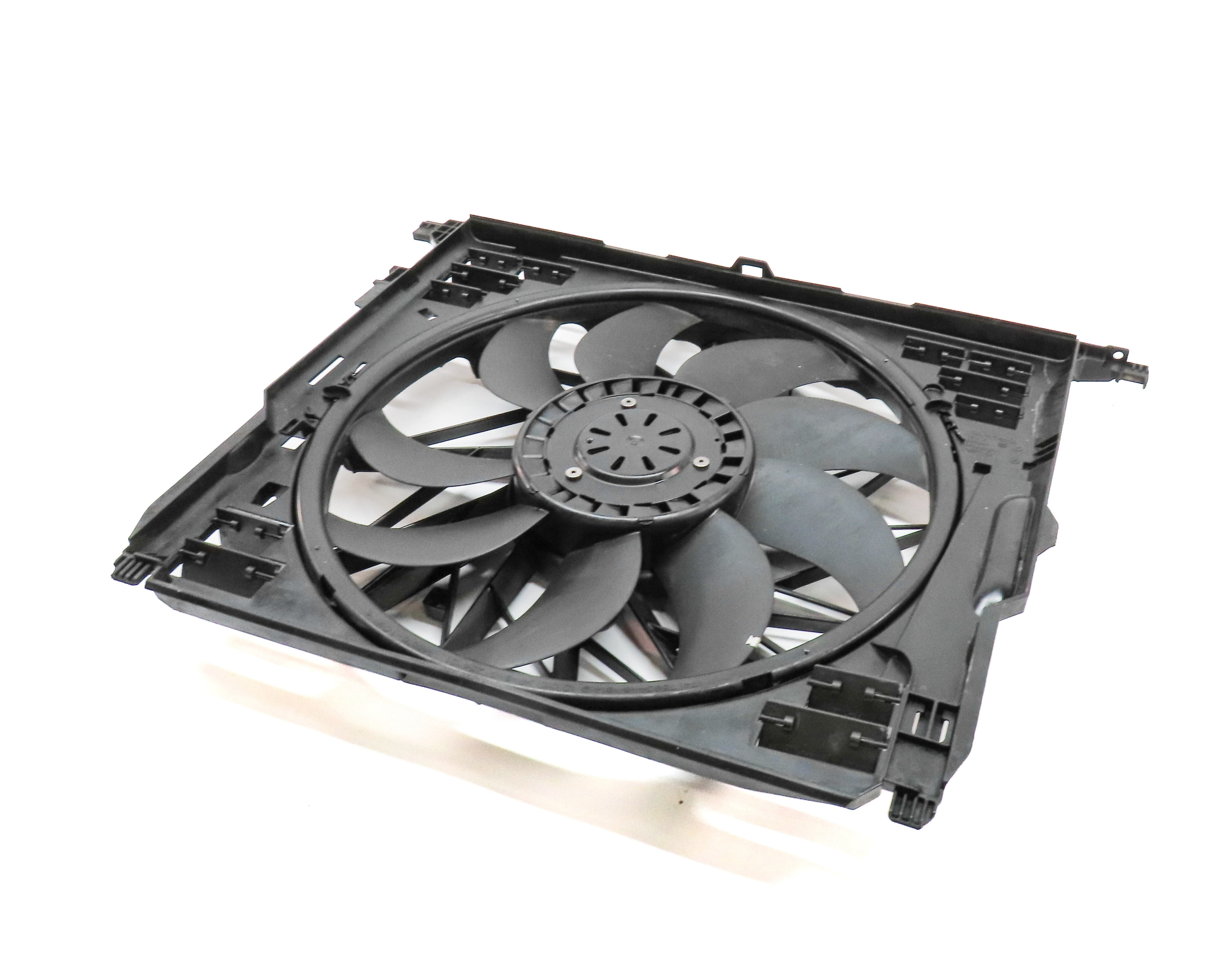 2010-2018 BMW 550i 550iGT 650i 750i B7 (F01 F06 F10) 850w RADIATOR COOLING FAN — exact item pictured